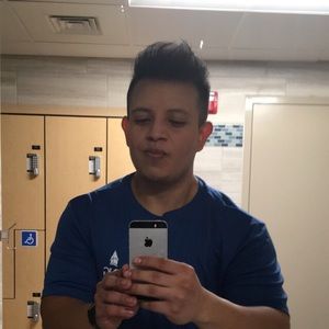 Meet your Posher, Efren